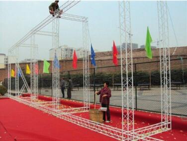 常见的舞台桁架结构应用